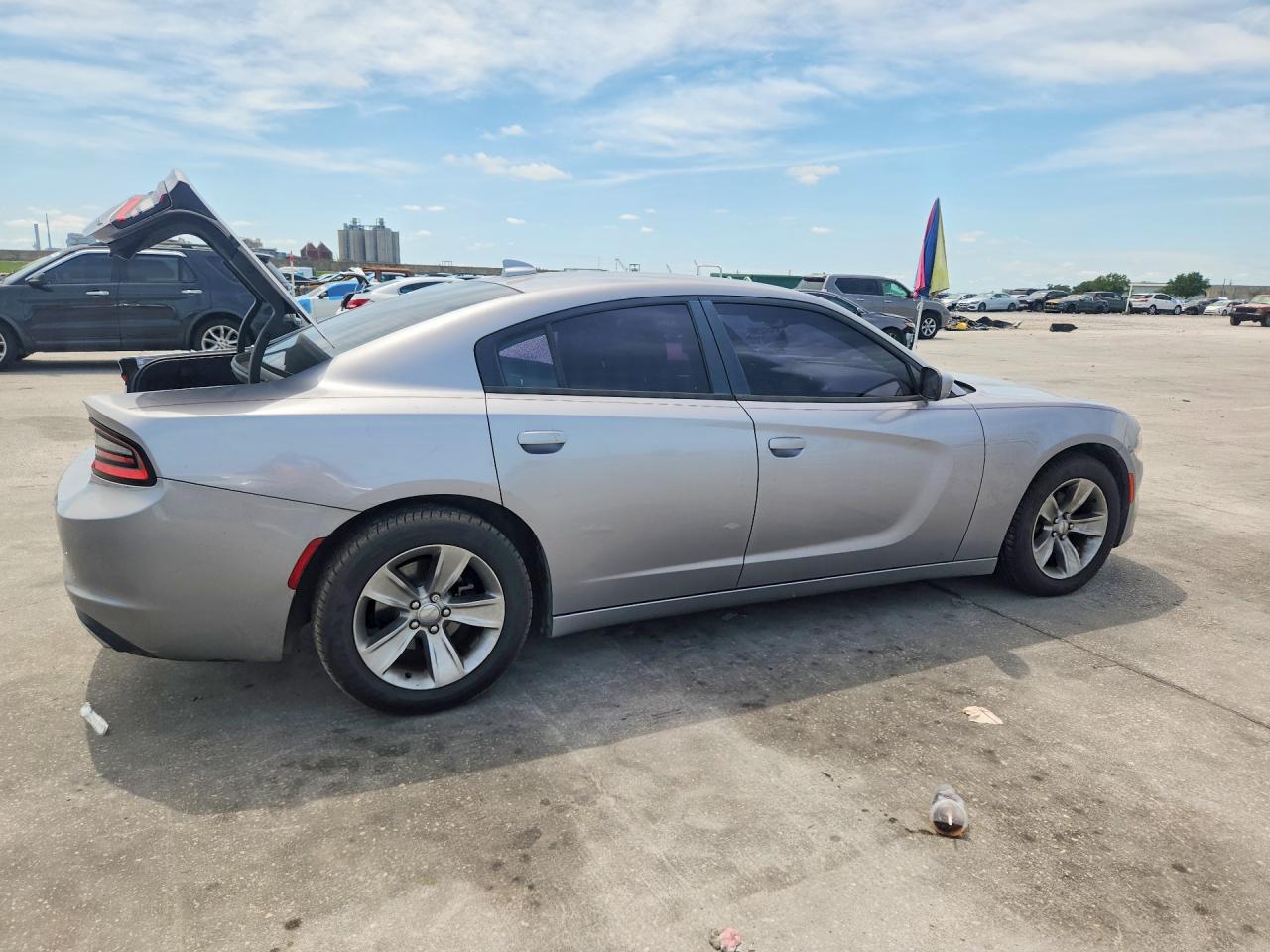 2016 DODGE CHARGER SXT photo 5