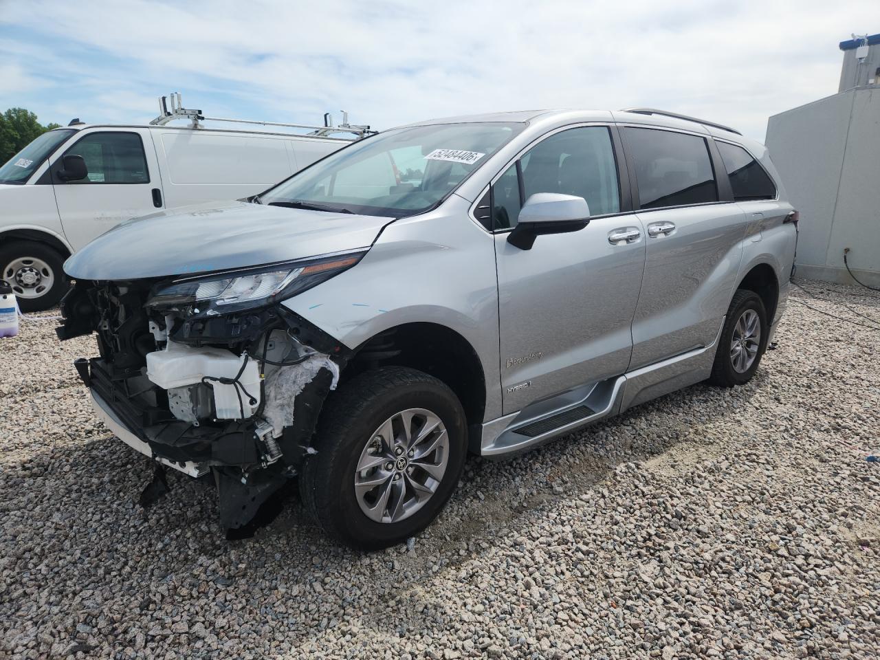 2021 TOYOTA SIENNA