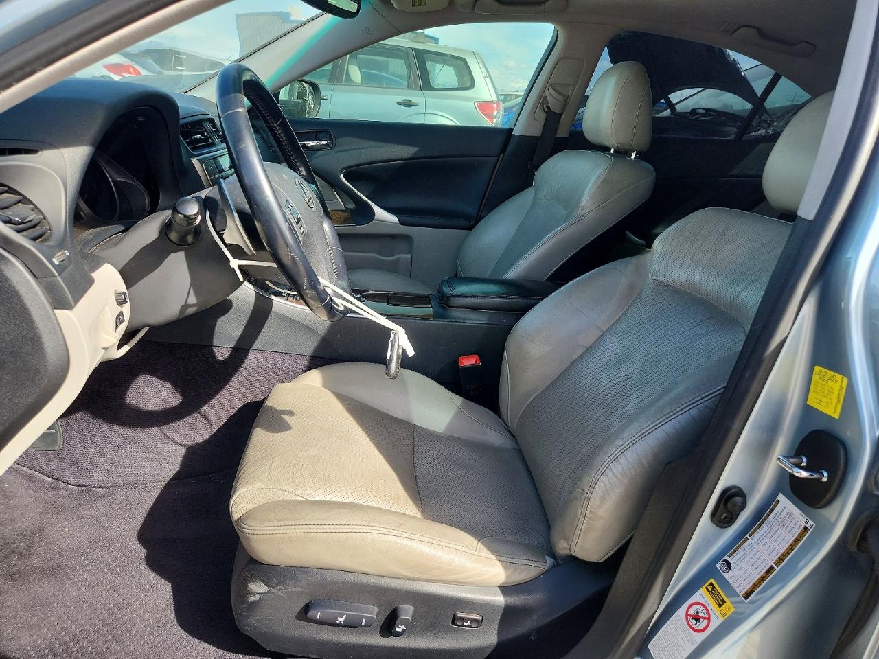 2010 LEXUS IS 250 photo 13