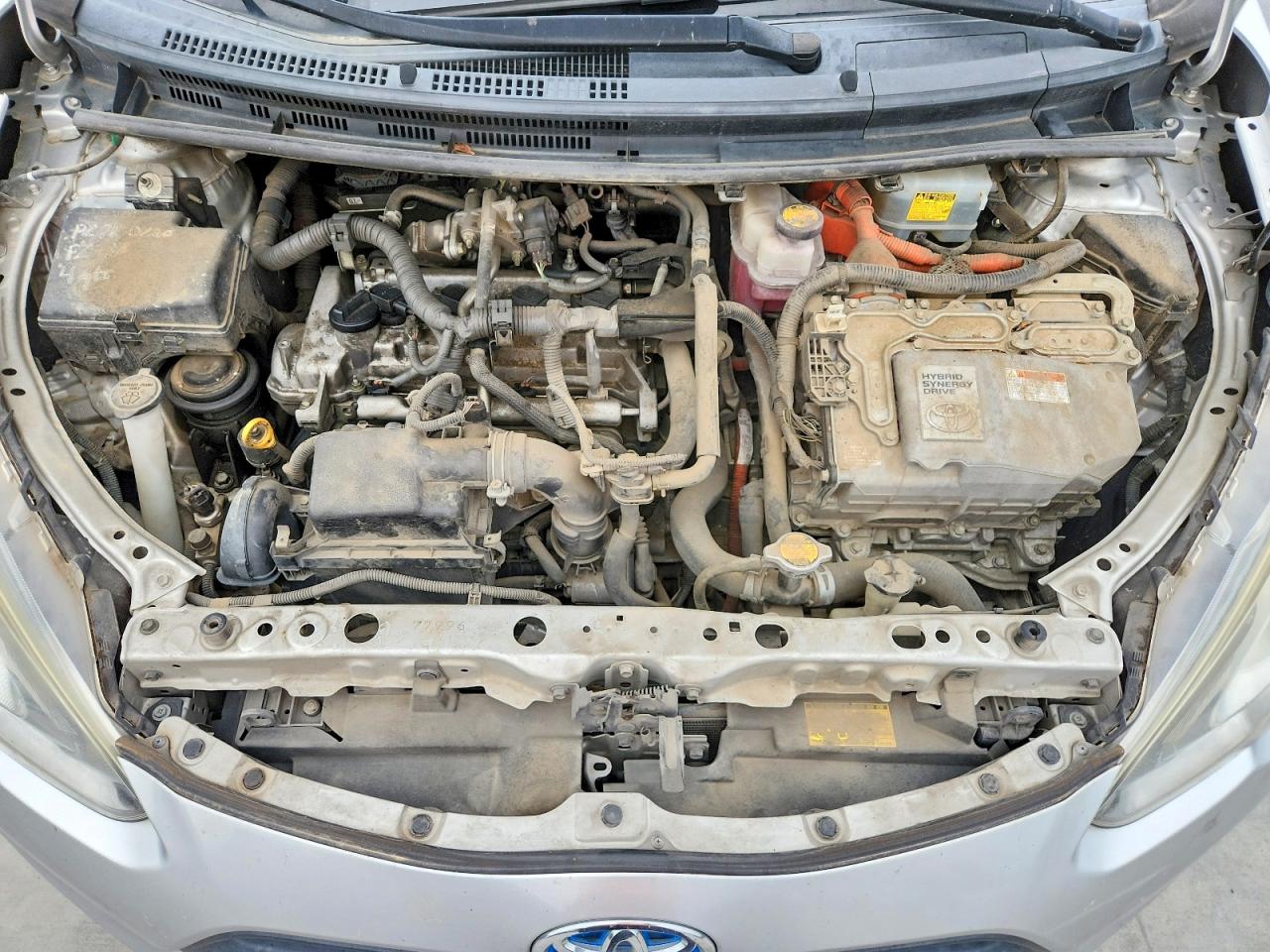 2015 TOYOTA PRIUS C ONE photo 11