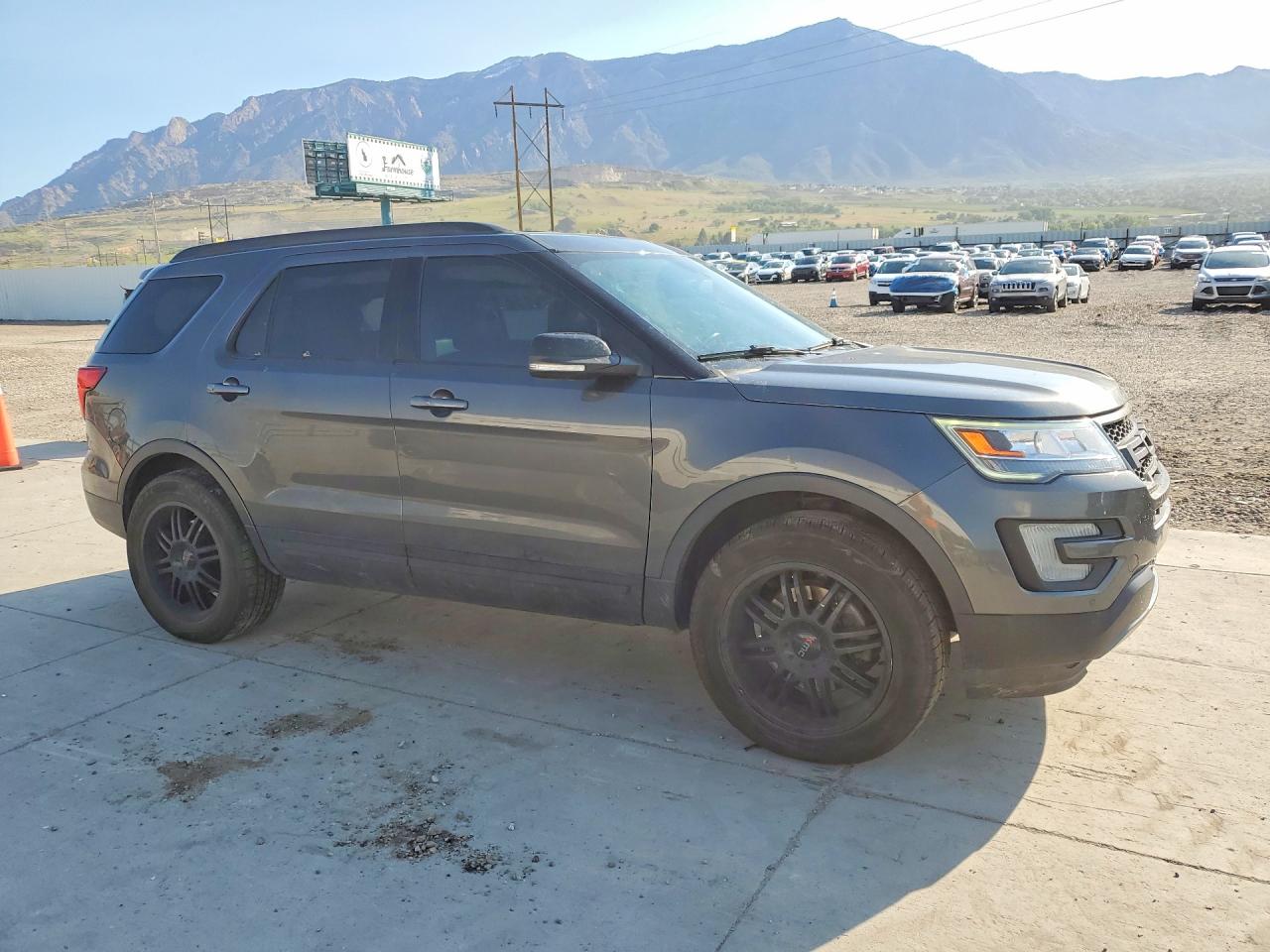 2016 FORD EXPLORER XLT photo 10