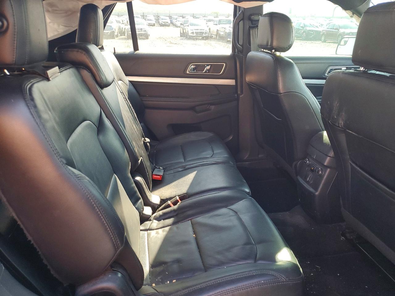 2016 FORD EXPLORER XLT photo 31