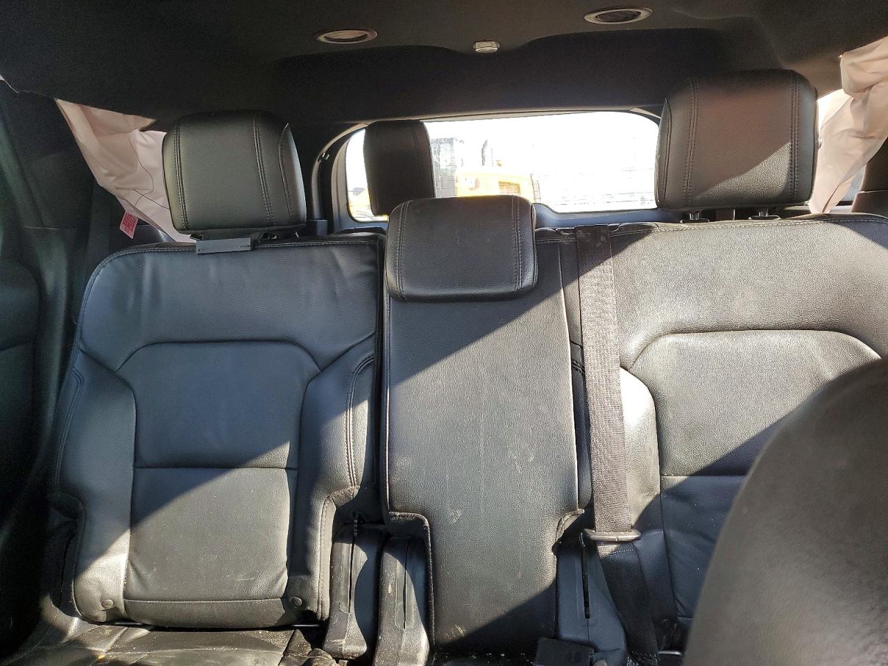 2016 FORD EXPLORER XLT photo 28