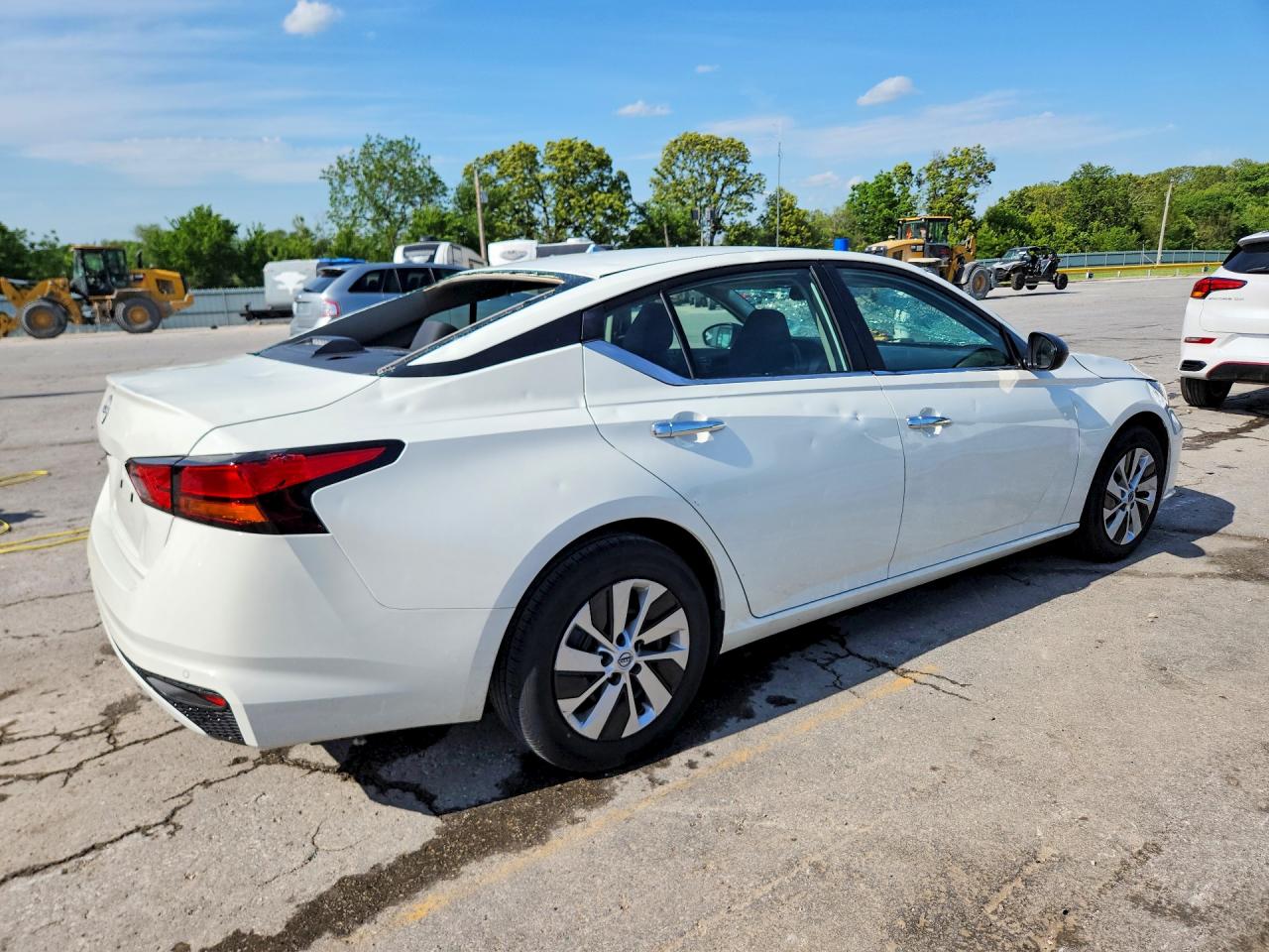2024 NISSAN ALTIMA S photo 3