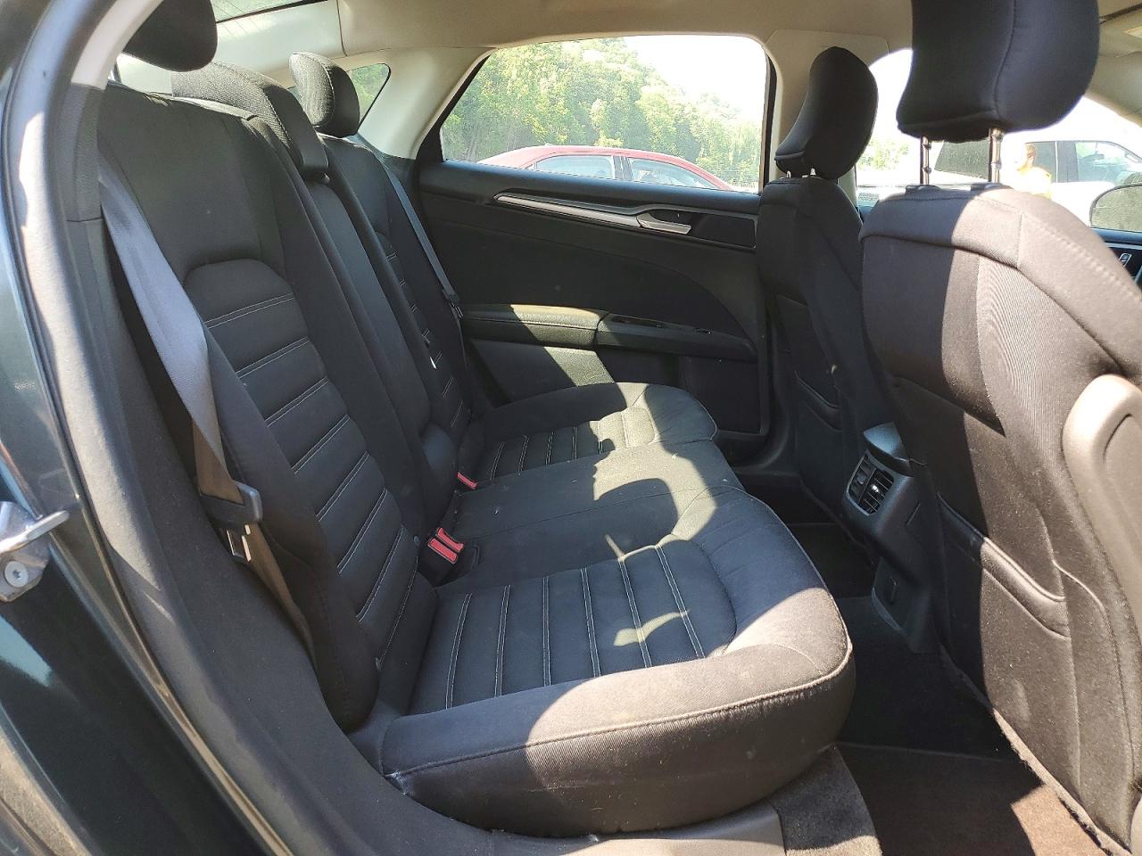2015 FORD FUSION SE photo 19