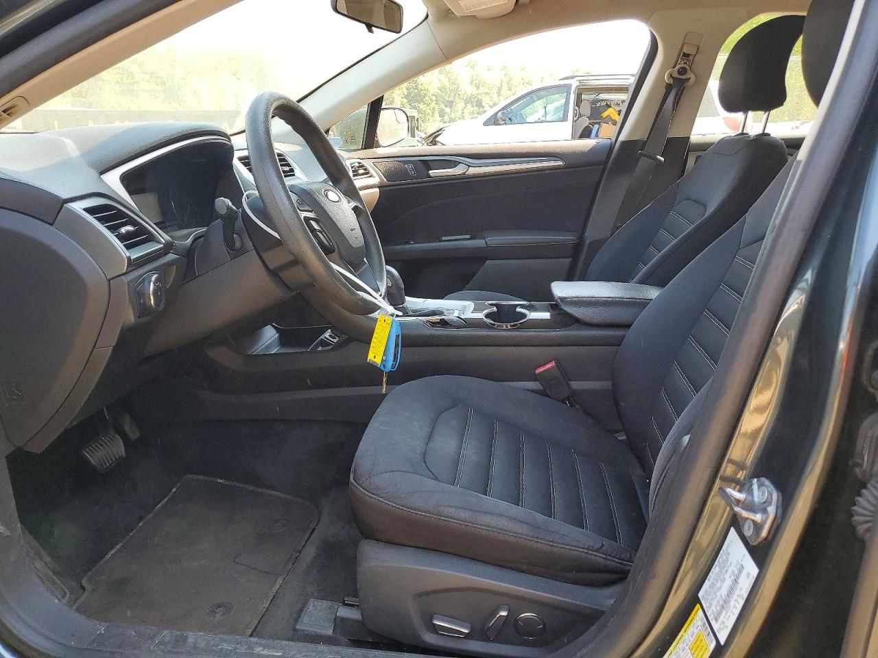 2015 FORD FUSION SE photo 13