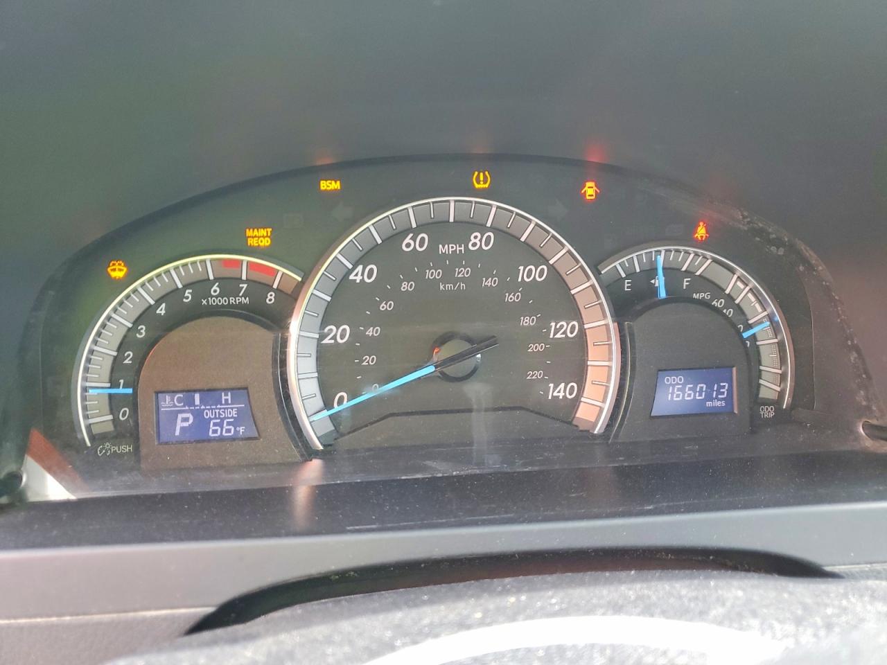 2013 TOYOTA CAMRY SE photo 17