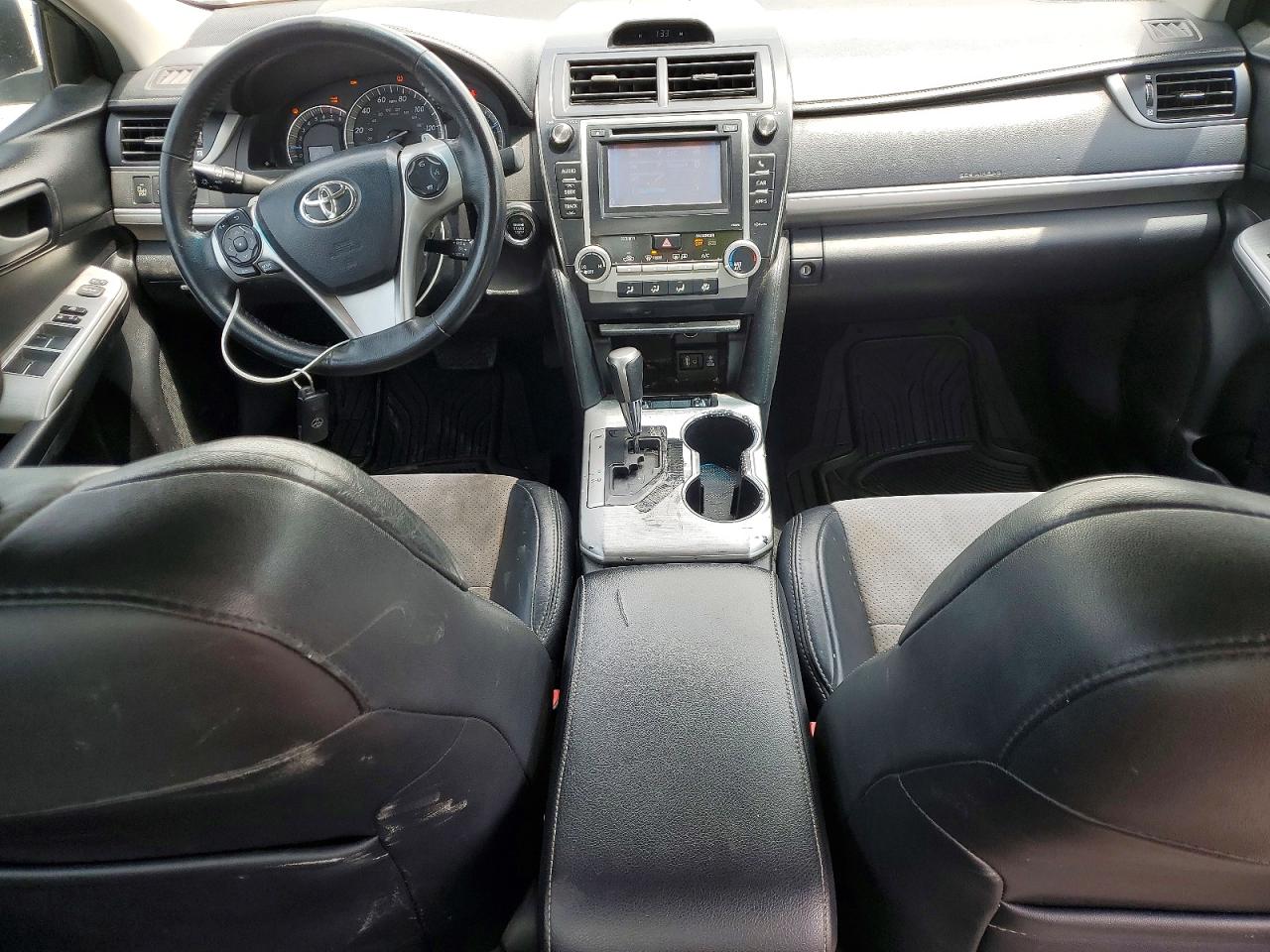 2013 TOYOTA CAMRY SE photo 15