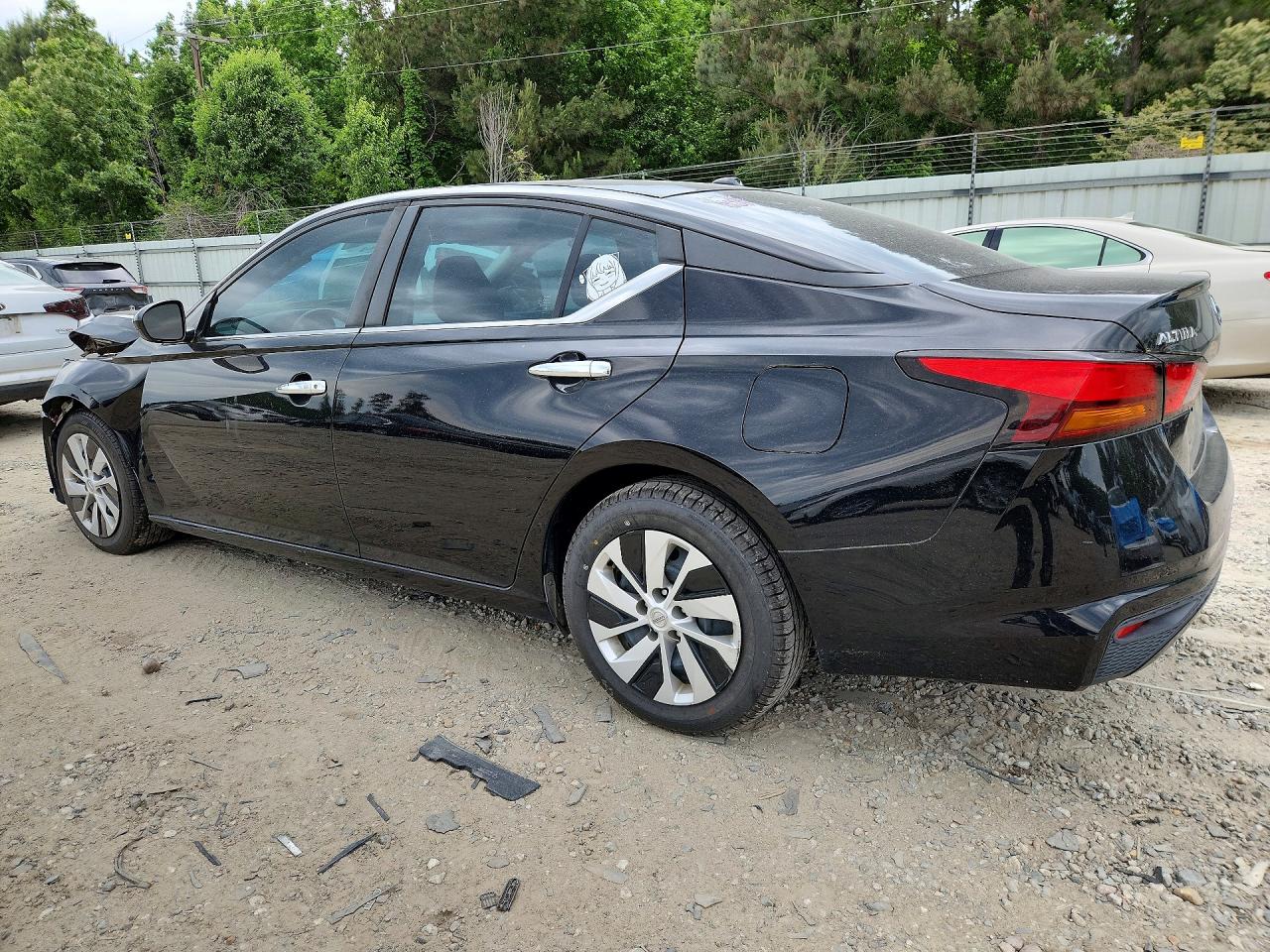 2019 NISSAN ALTIMA S photo 4