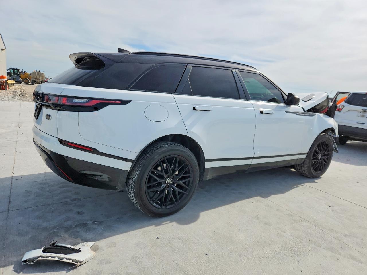 2020 LAND ROVER RANGE ROVER VELAR R-DYNAMIC S photo 5