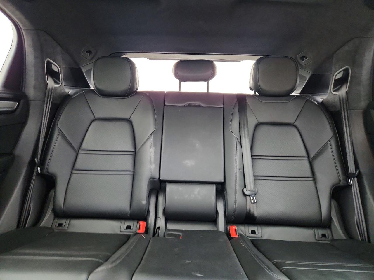 2023 PORSCHE CAYENNE GTS COUPE photo 10