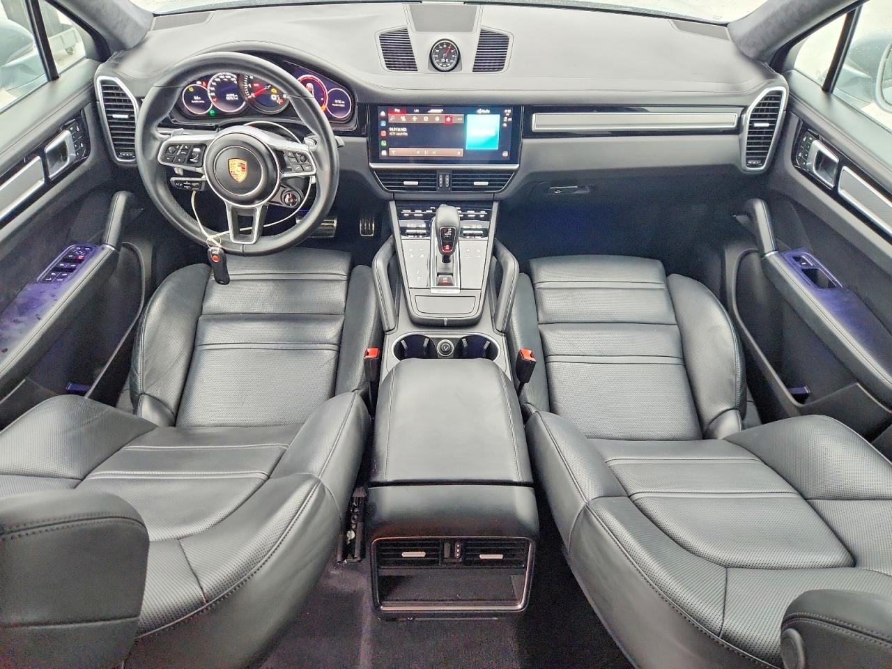 2023 PORSCHE CAYENNE GTS COUPE photo 8
