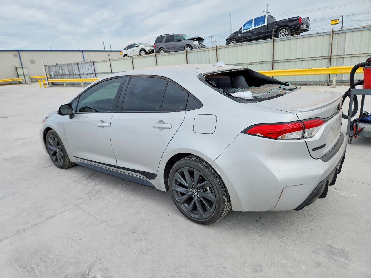 2024 TOYOTA COROLLA SE photo 2