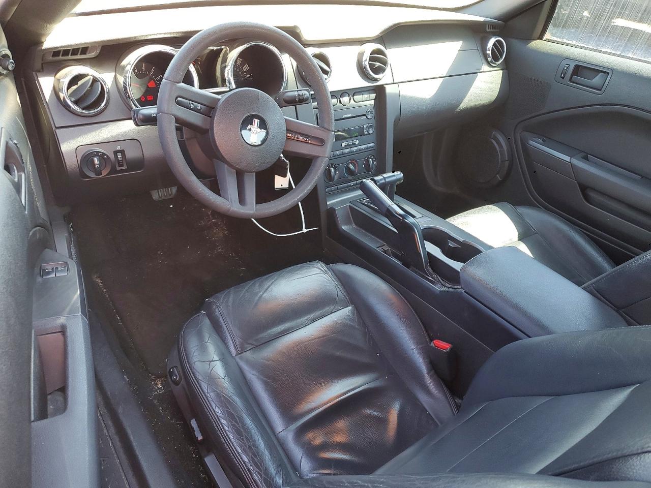 2005 FORD MUSTANG photo 22