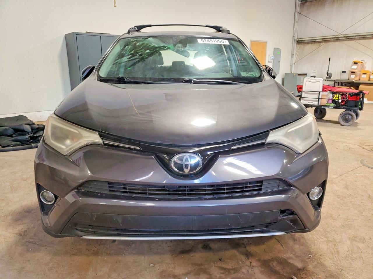 2017 TOYOTA RAV4 XLE photo 9