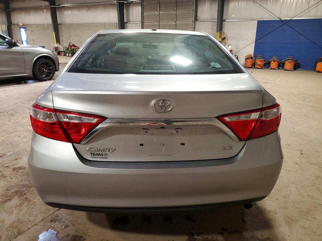 2016 TOYOTA CAMRY LE photo 6