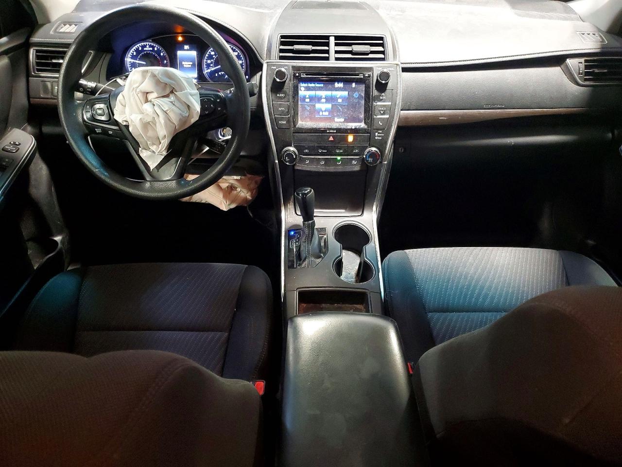 2016 TOYOTA CAMRY LE photo 8
