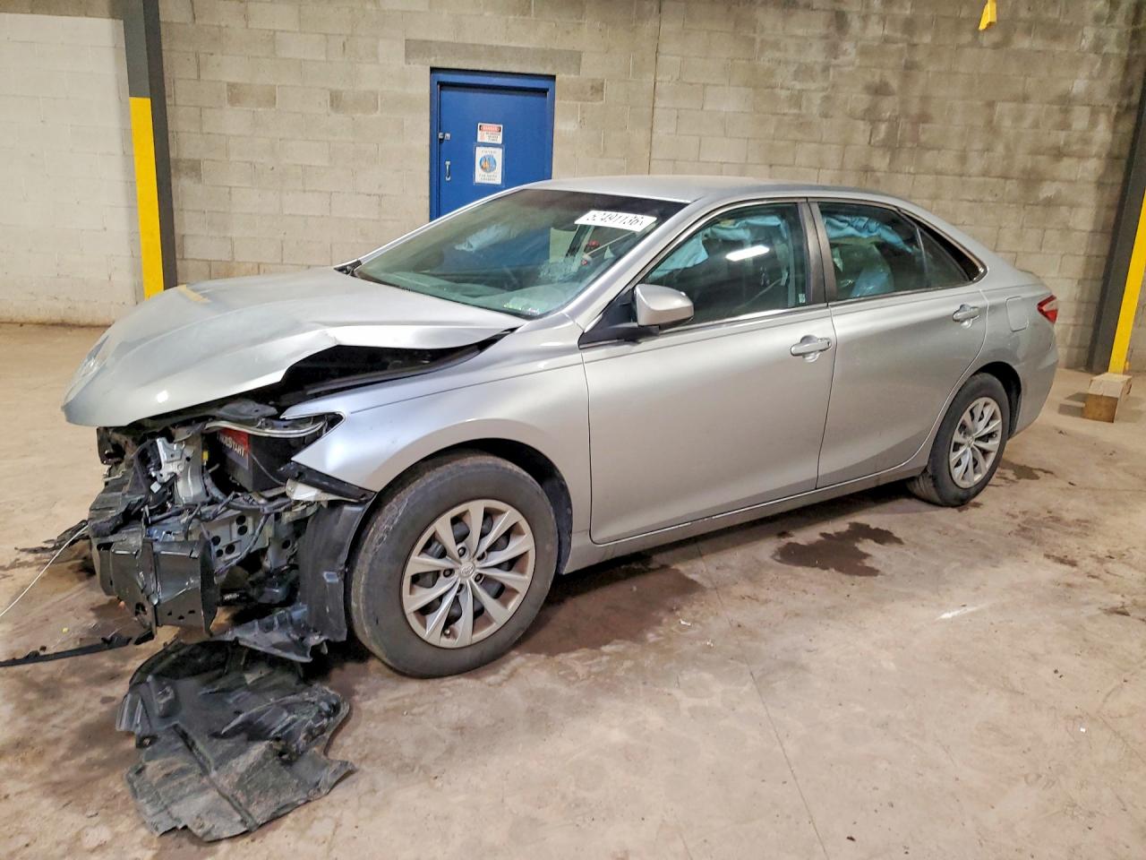 2016 TOYOTA CAMRY