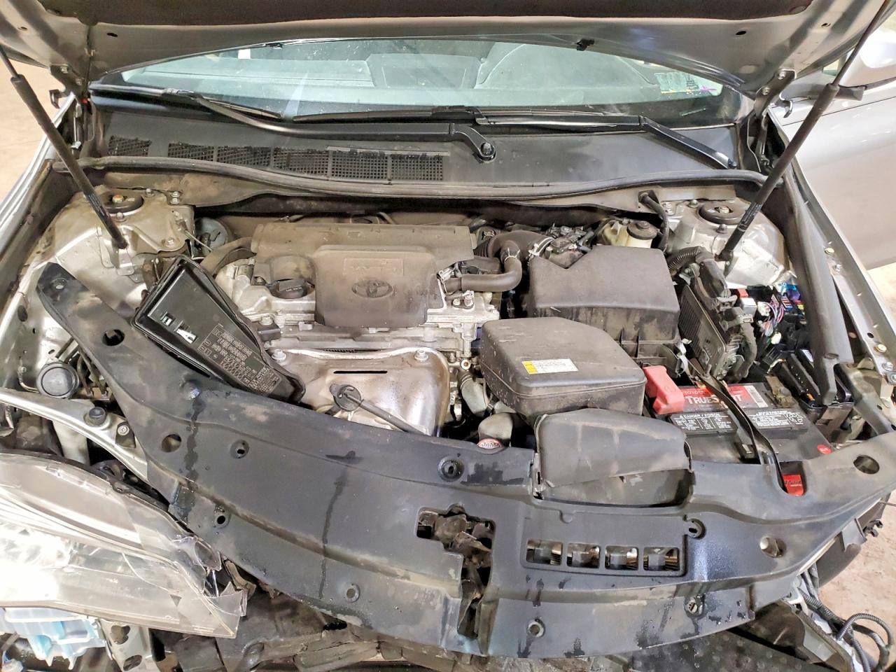 2016 TOYOTA CAMRY LE photo 11