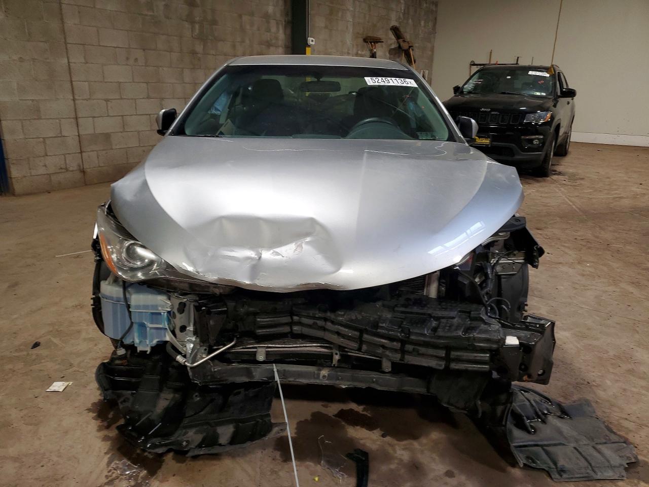 2016 TOYOTA CAMRY LE photo 5