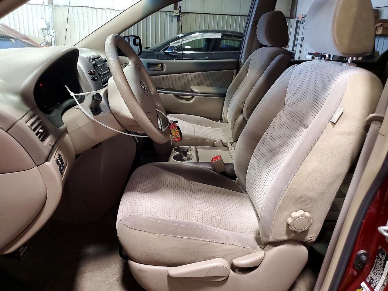 2006 TOYOTA SIENNA LE 8 PASSENGER photo 19