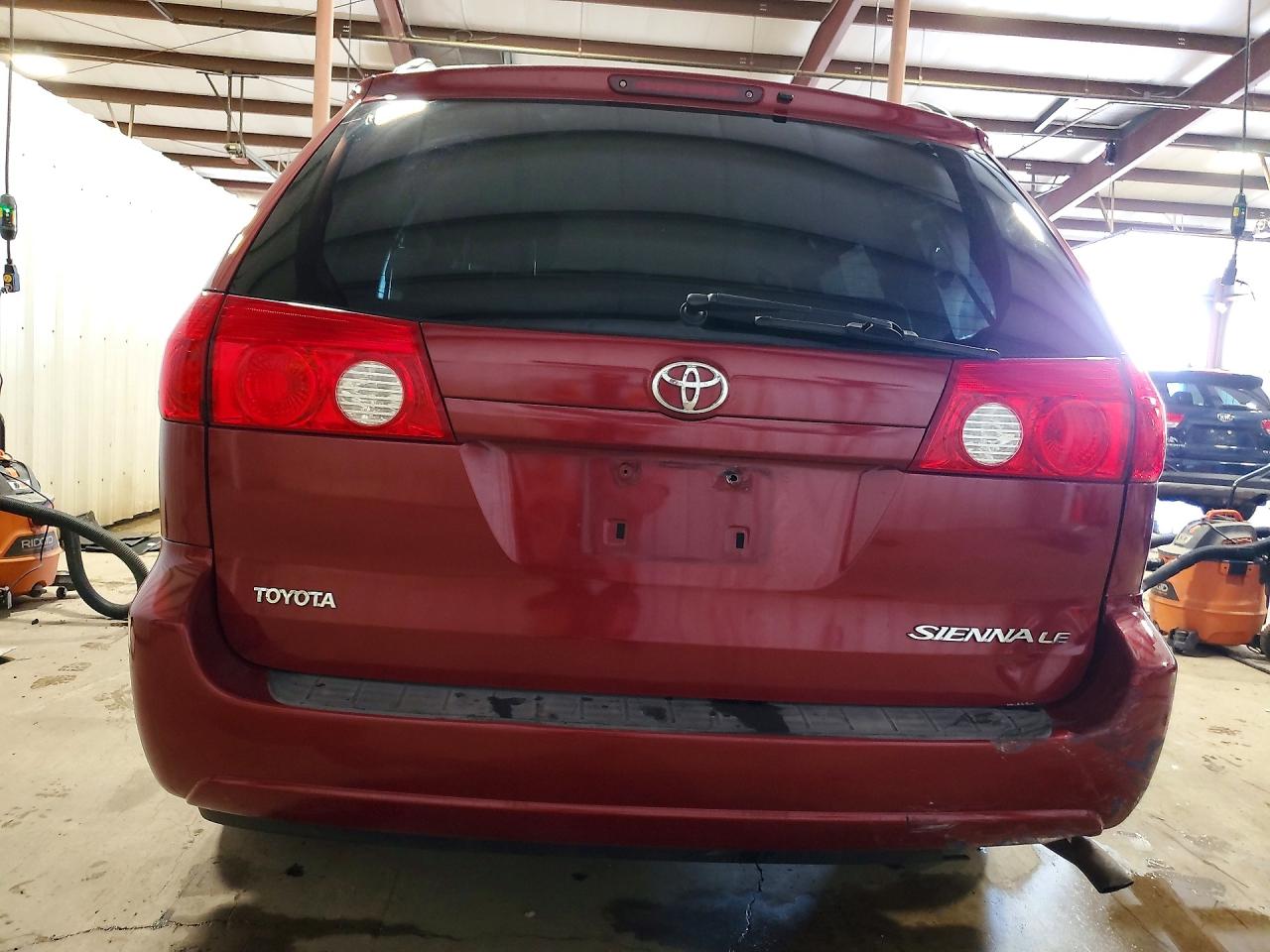 2006 TOYOTA SIENNA LE 8 PASSENGER photo 16