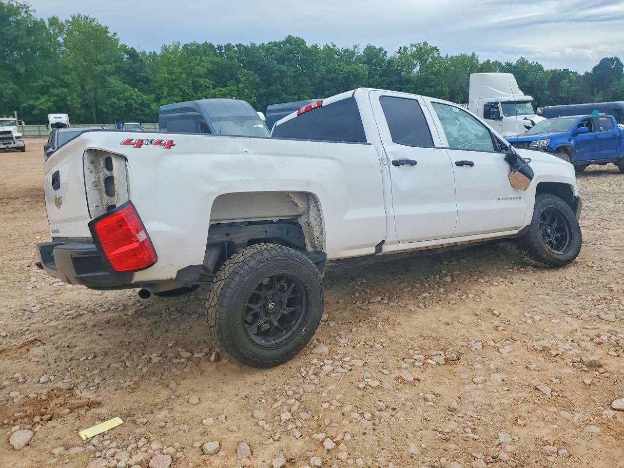 2018 CHEVROLET SILVERADO K1500 photo 7