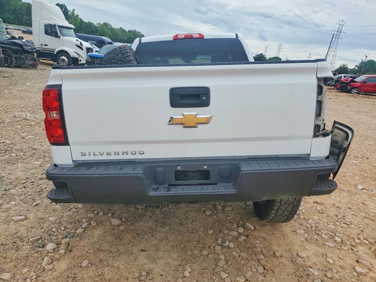 2018 CHEVROLET SILVERADO K1500 photo 16