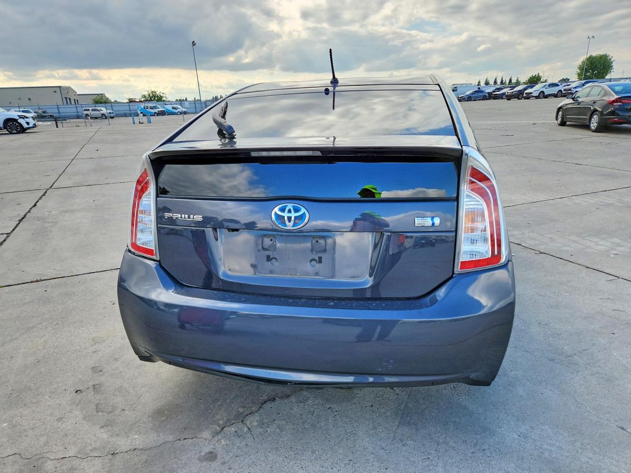 2015 TOYOTA PRIUS TWO photo 6
