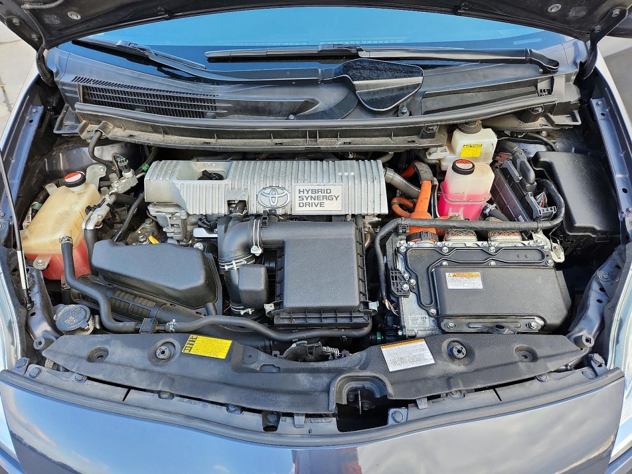 2015 TOYOTA PRIUS TWO photo 11