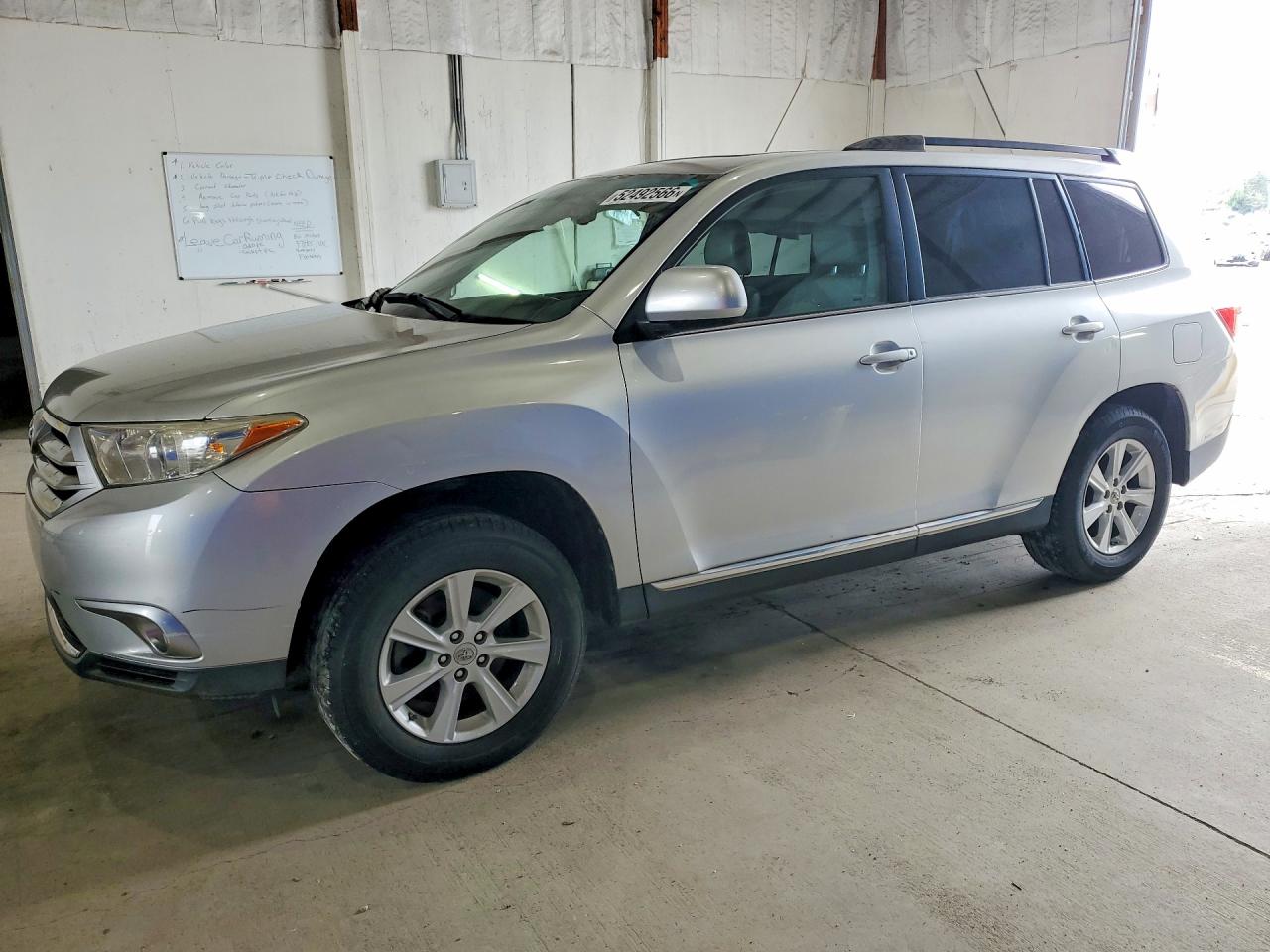 2011 TOYOTA HIGHLANDER