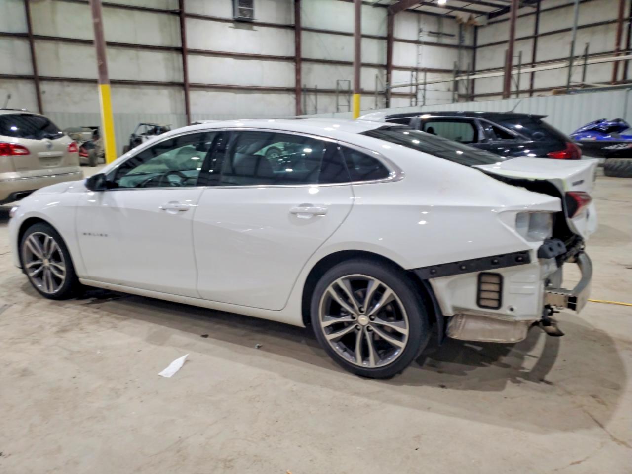 2022 CHEVROLET MALIBU LT photo 3