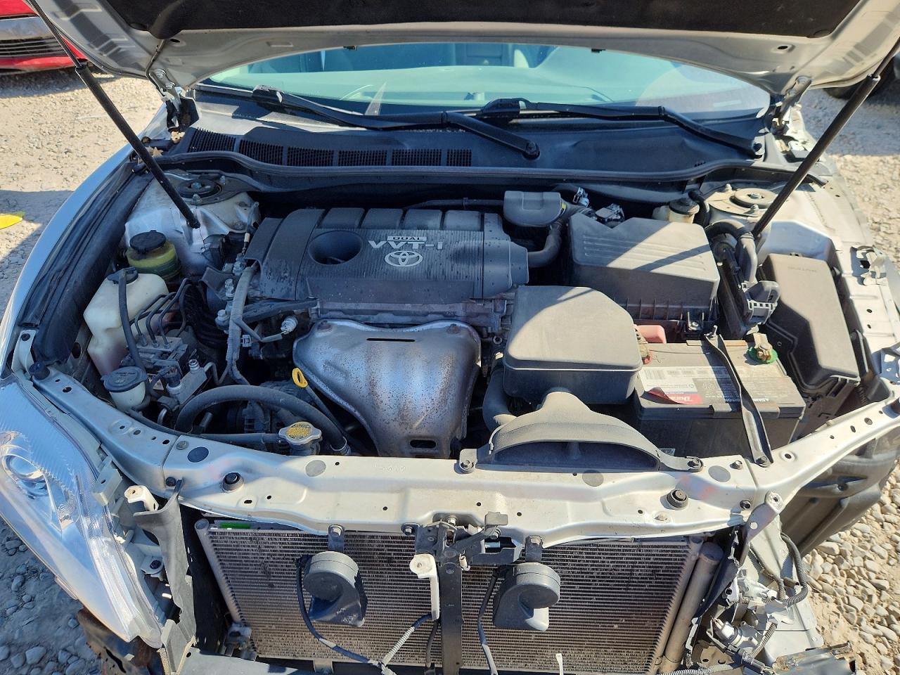 2010 TOYOTA CAMRY LE photo 21