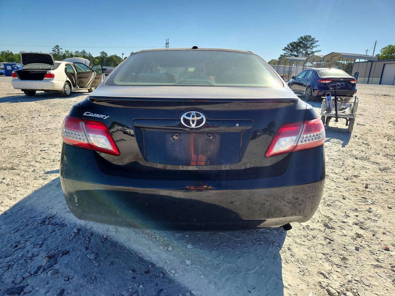 2011 TOYOTA CAMRY BASE photo 16