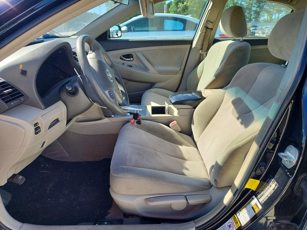 2011 TOYOTA CAMRY BASE photo 19