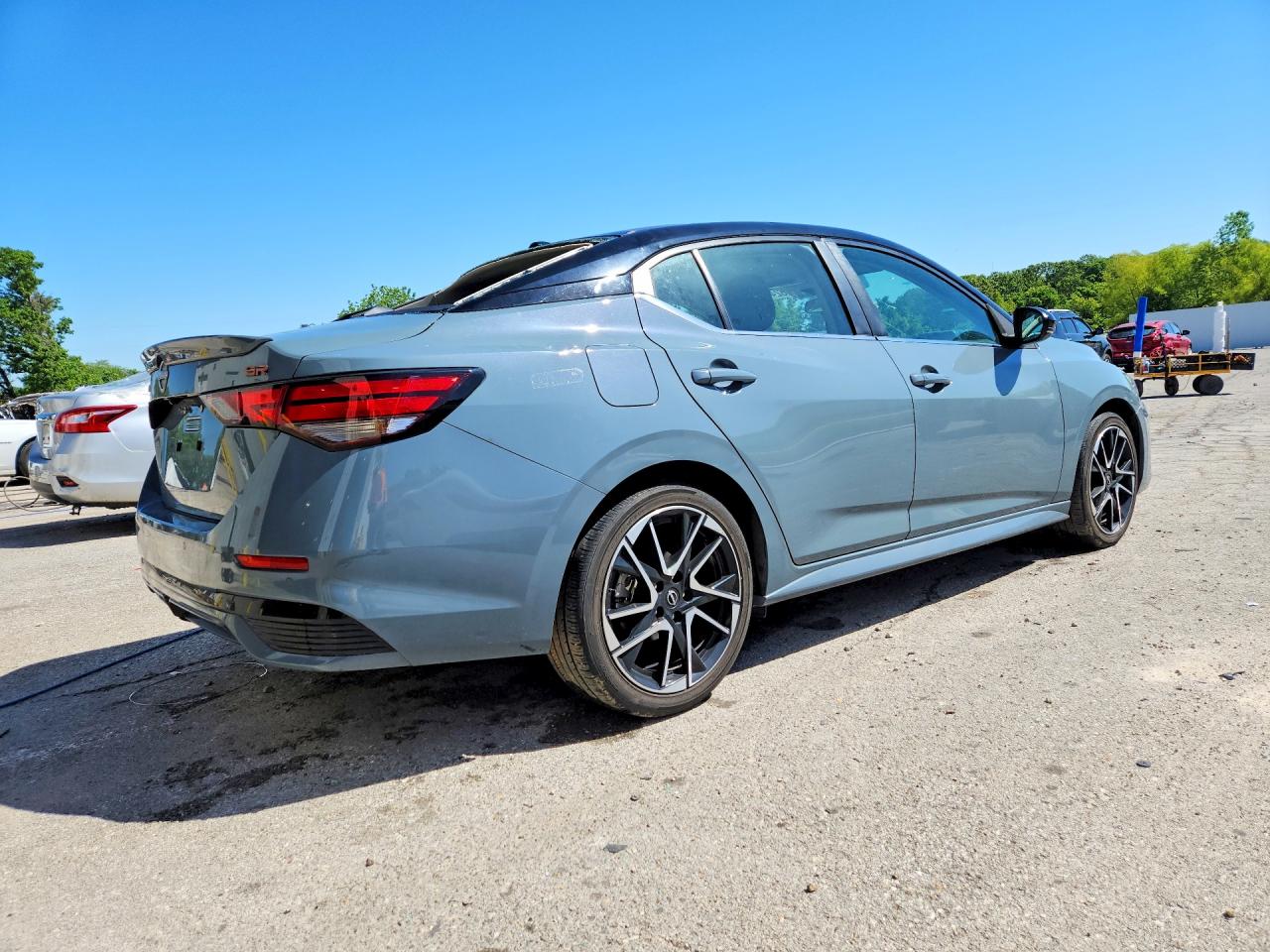 2024 NISSAN SENTRA SR photo 3