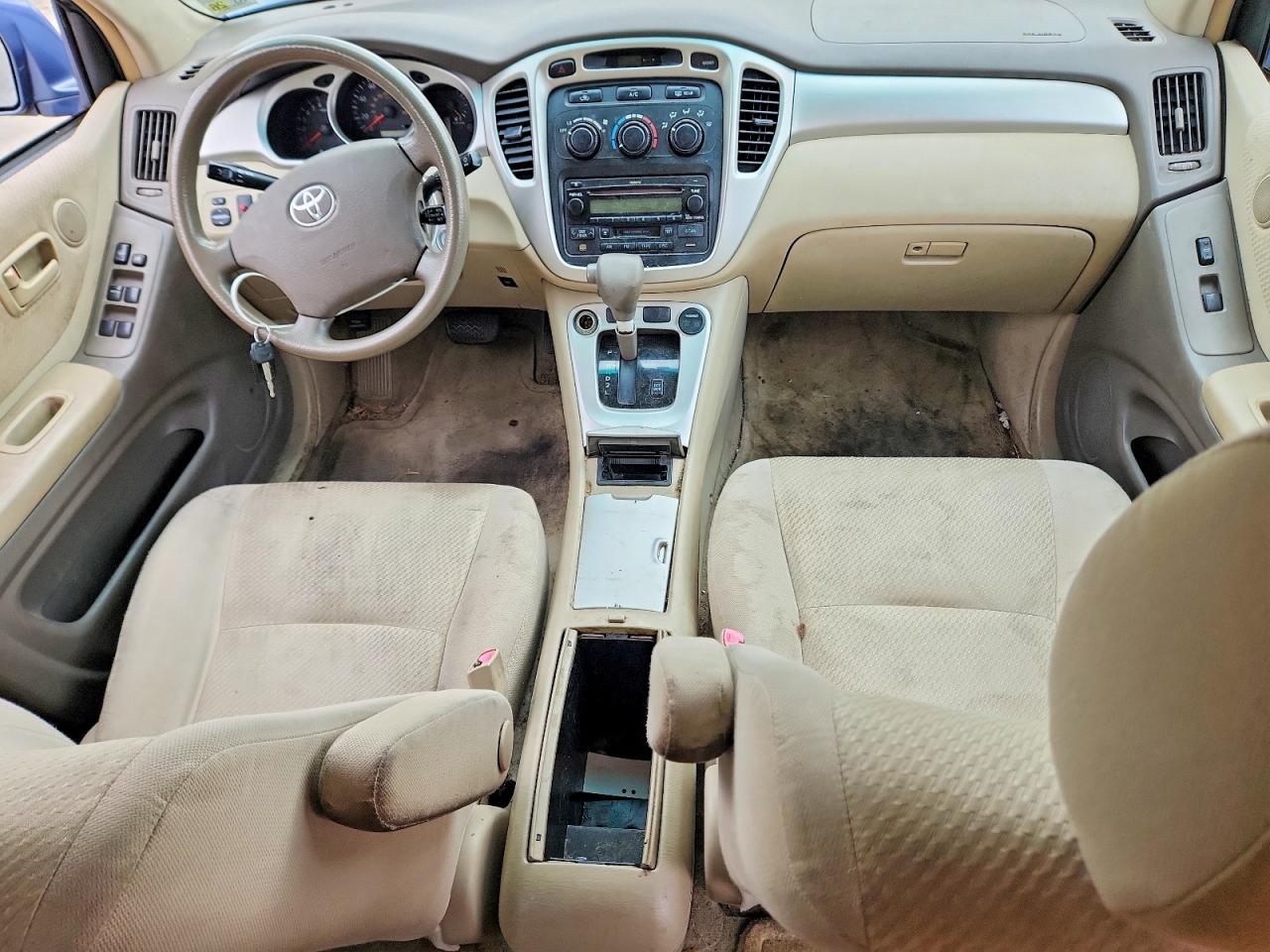 2004 TOYOTA HIGHLANDER BASE photo 8