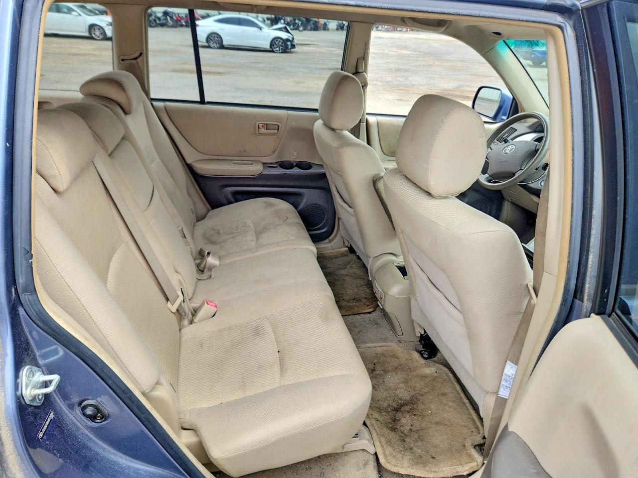 2004 TOYOTA HIGHLANDER BASE photo 10