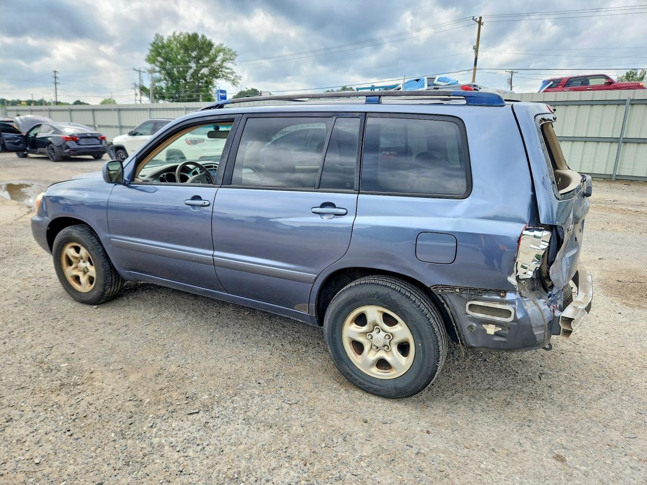 2004 TOYOTA HIGHLANDER BASE photo 2