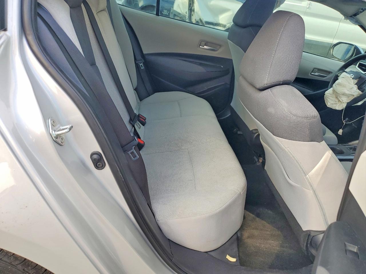 2020 TOYOTA COROLLA LE photo 28