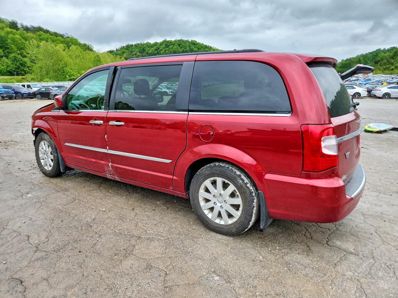 2015 CHRYSLER TOWN & COUNTRY TOURING photo 3