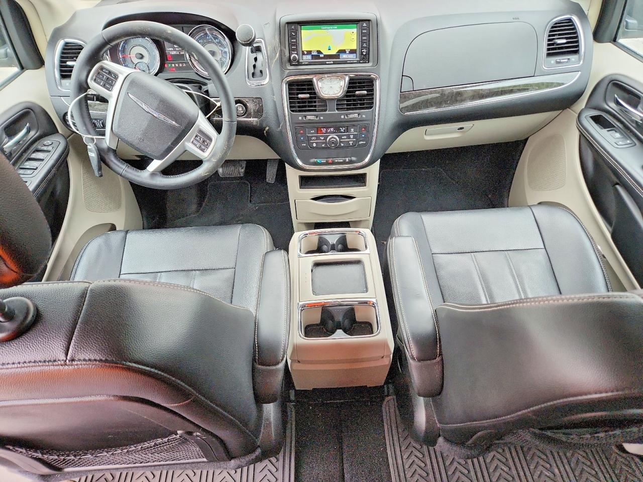 2015 CHRYSLER TOWN & COUNTRY TOURING photo 15