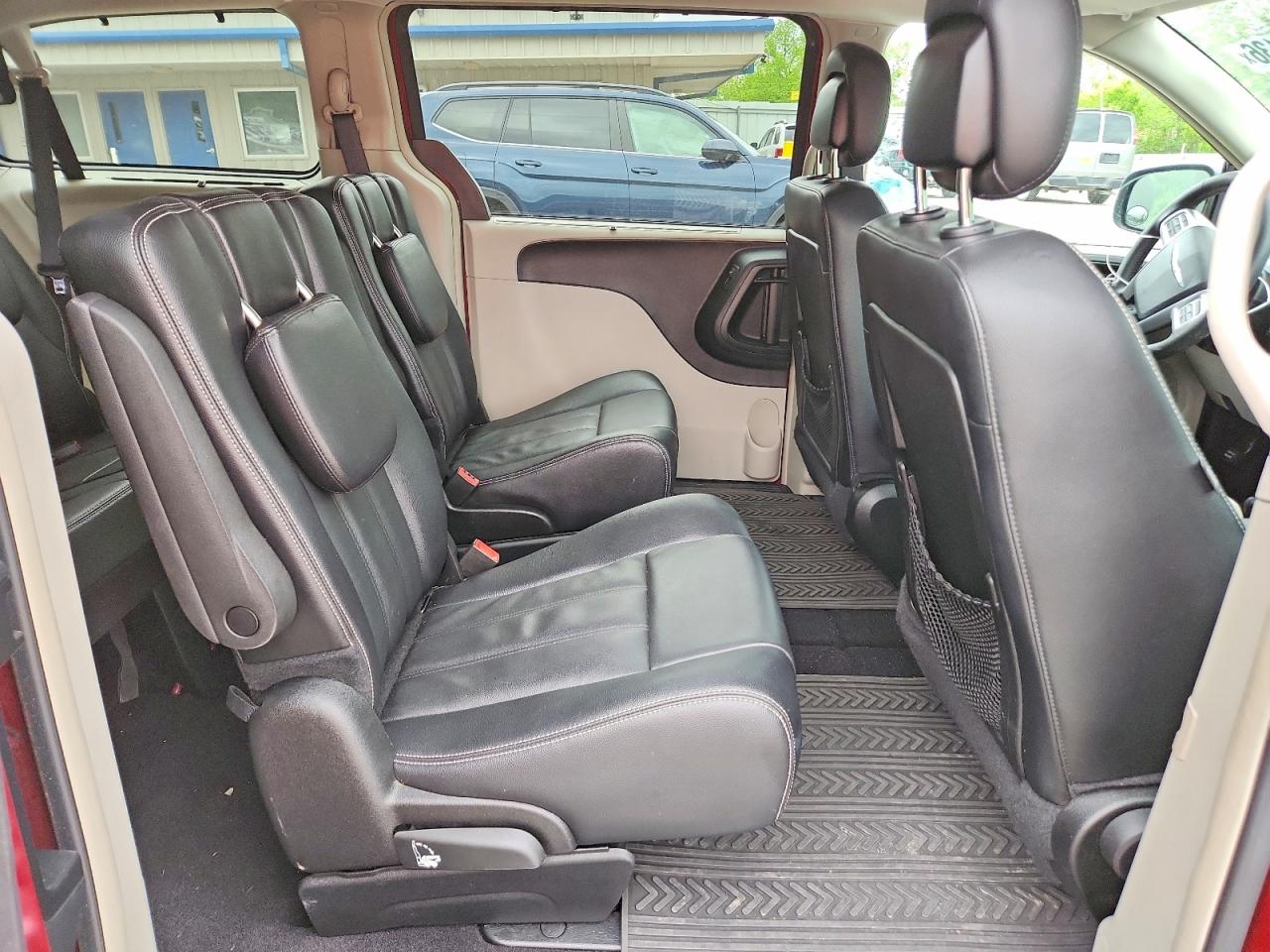 2015 CHRYSLER TOWN & COUNTRY TOURING photo 21