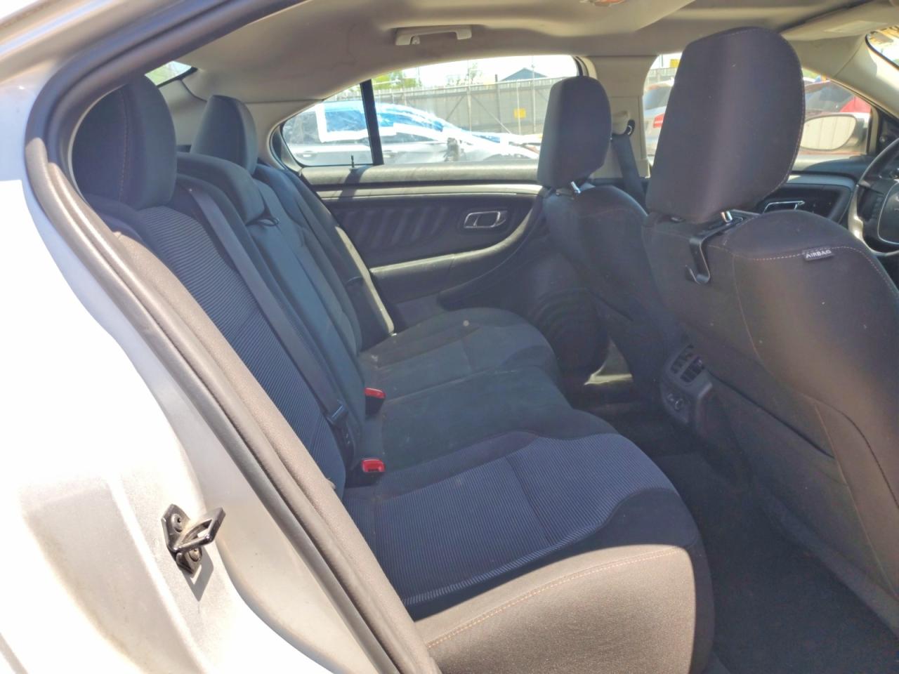 2010 FORD TAURUS SEL photo 19