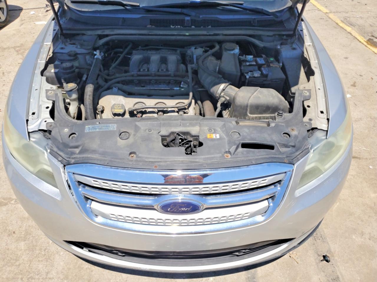 2010 FORD TAURUS SEL photo 21