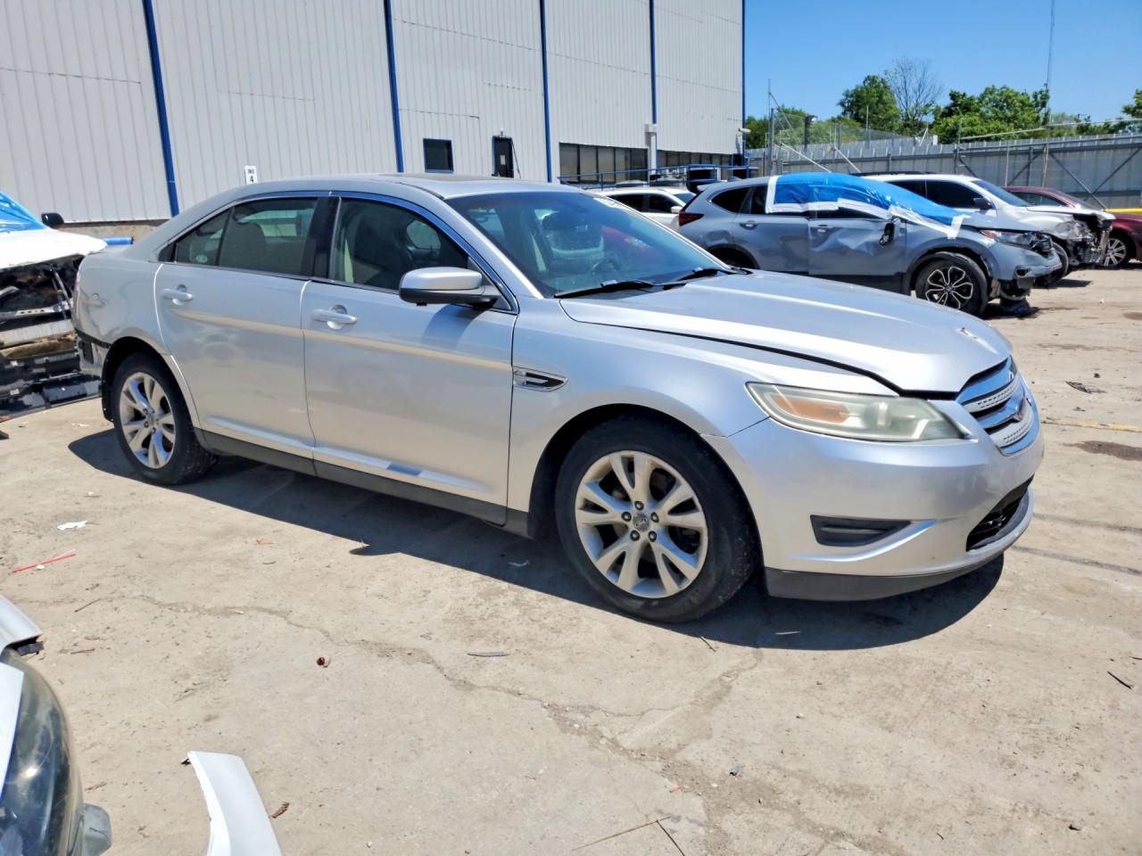 2010 FORD TAURUS SEL photo 7