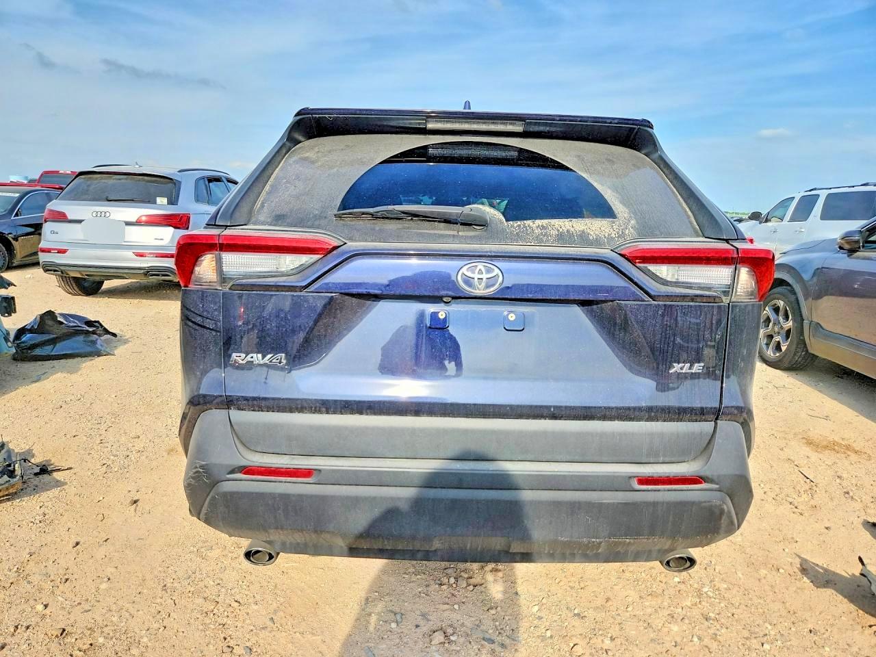 2021 TOYOTA RAV4 XLE PREMIUM photo 16