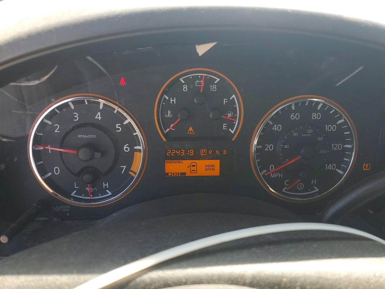 2011 NISSAN TITAN S photo 9