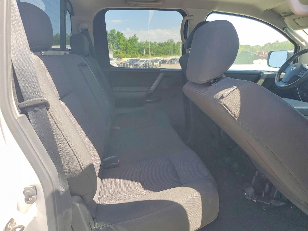 2011 NISSAN TITAN S photo 10