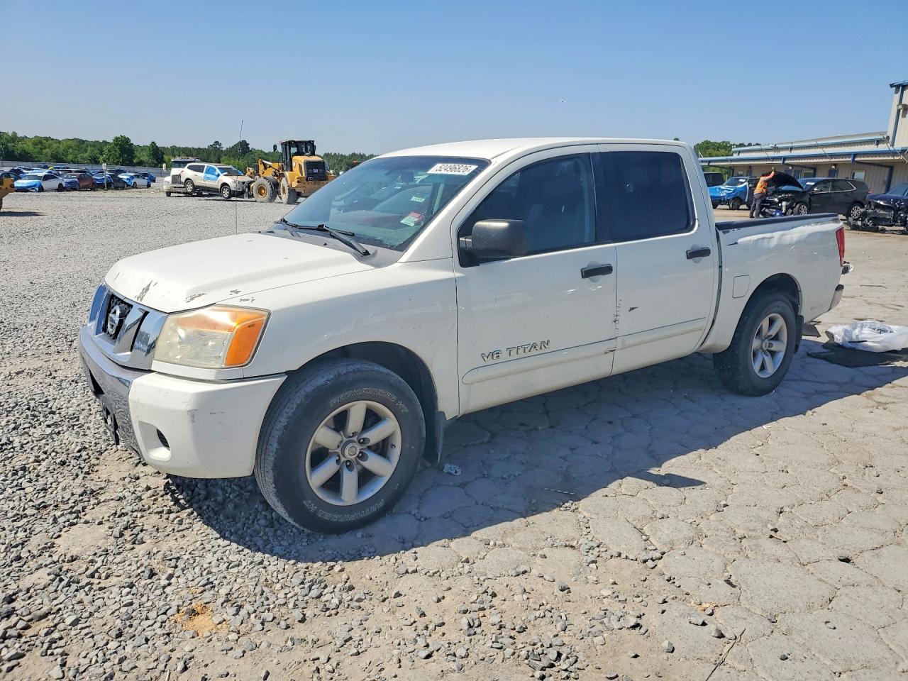 2011 NISSAN TITAN